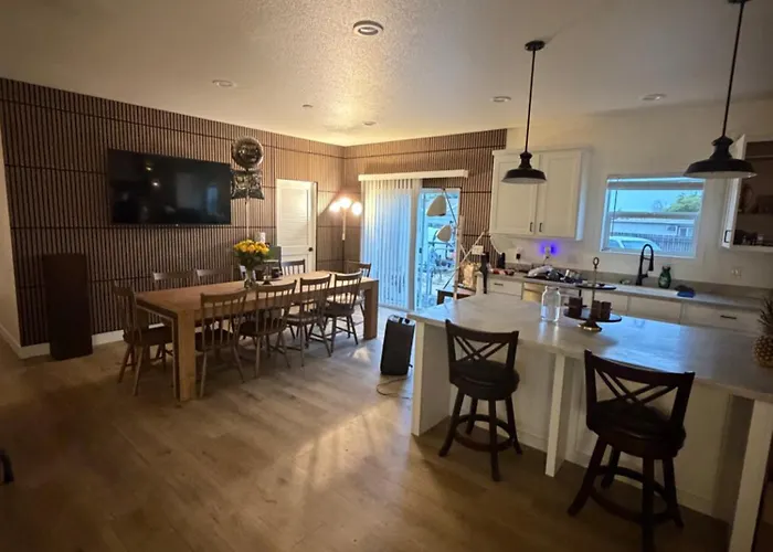 70th Ln Holiday home